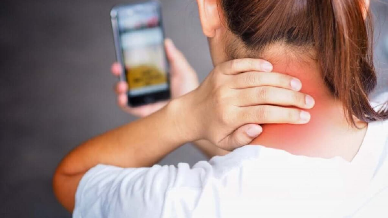 Rosto de Celular: Como Tratar a Papada do ‘Tech Neck’ | Dra. Fran